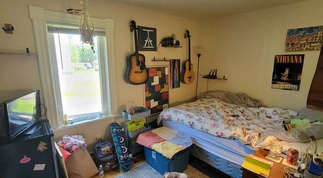 3 beds, 1 bath, 1,400 sqft, $1,600