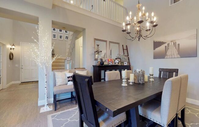 Beautiful, Spacious 4BR Home In Cantamar Community!!