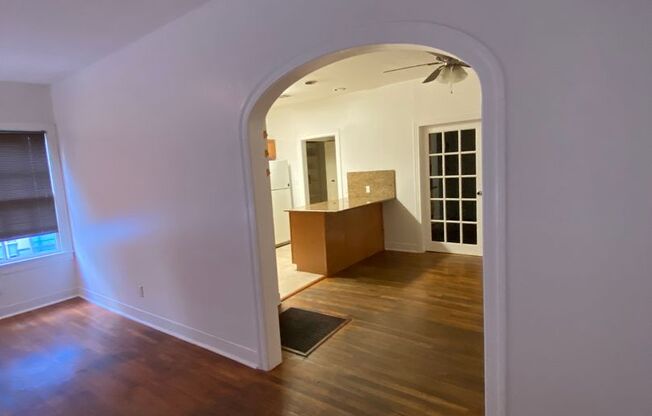 UT PRE-LEASE: Charming home 2 blocks from UT, Wood Floors, Updated kitchen, Walk/Bike to Campus