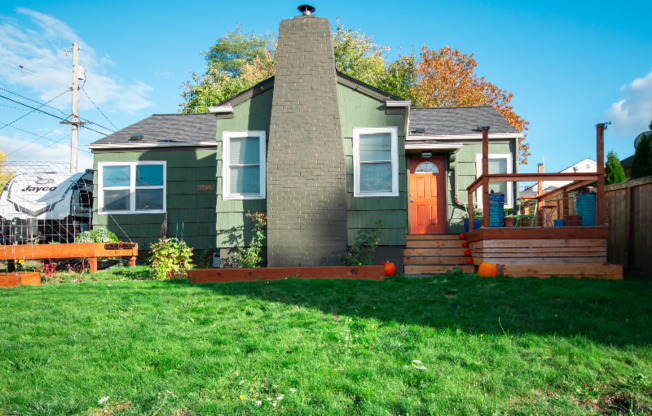 1908 PERRY AVE