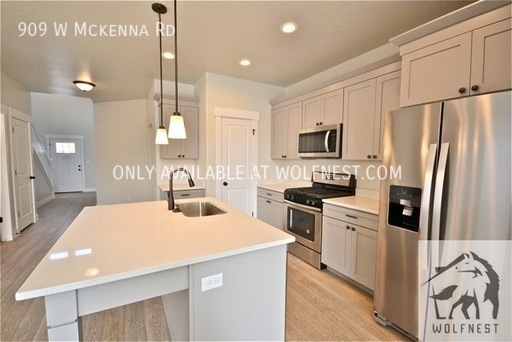 909 W MCKENNA RD