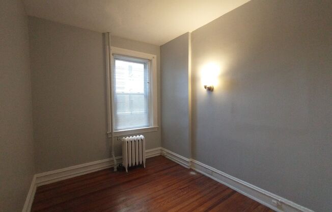 1 bed, 1 bath, 1 sqft, $1,100, Unit 2D