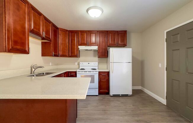 2 beds, 1 bath, $1,975, Unit 4968-08