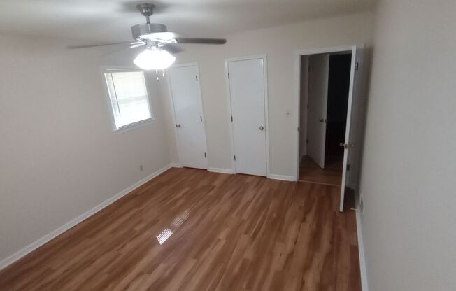 3 beds, 2 baths, $1,500