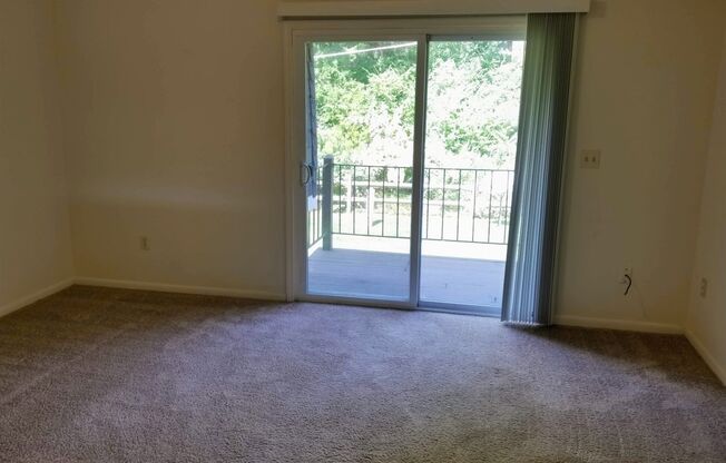 Wonderful 1BD in Great Downtown Zelienople Location! Call Today