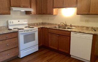 2 beds, 1 bath, $950, Unit #7