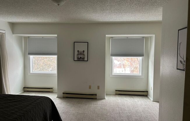 2 beds, 1.5 baths, $2,700, Unit #G3