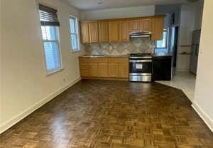 3 beds, 1 bath, $3,200, Unit 1