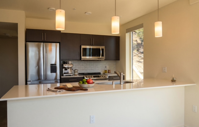 2 beds, 1 bath, 643 sqft, $2,975, Unit 210