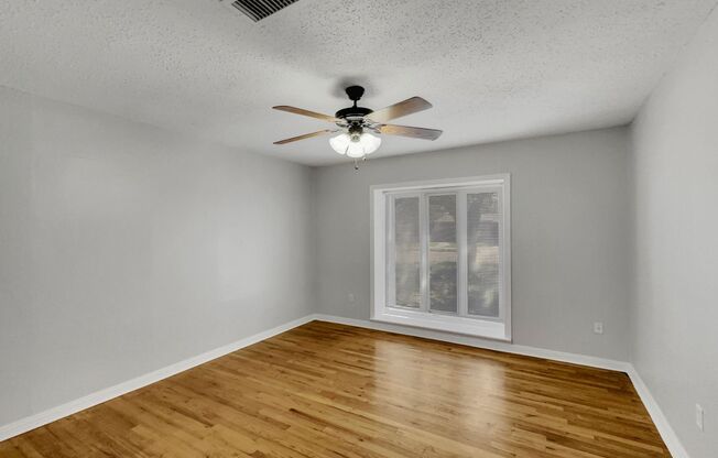 3 beds, 1 bath, $1,150