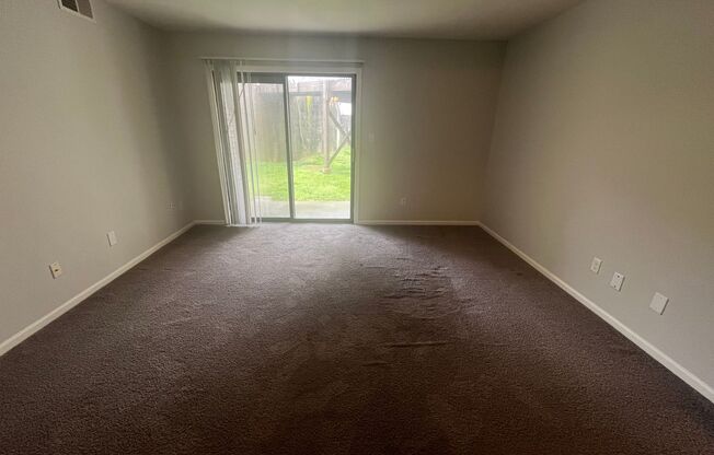 1 bed, 1 bath, 646 sqft, $870, Unit 356E