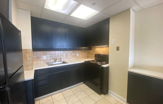 1 bed, 1 bath, 941 sqft, $1,450, Unit PH08