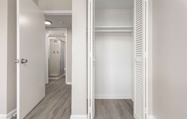 2 beds, 2 baths, $895, Unit 328