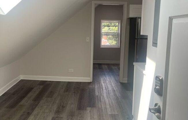 1 bed, 1 bath, $1,100