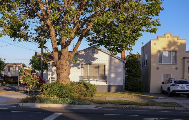 Remodeled 3bed 2 bath Single Family home