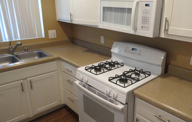 1 bed, 1 bath, 832 sqft, $1,328