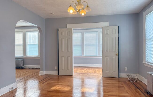 2 beds, 1 bath, 574 sqft, $1,995, Unit 257 Sheffield Ave Unit 1