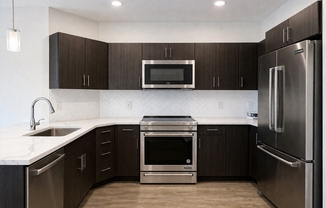2 beds, 2 baths, 1,000 sqft, $4,050, Unit 201