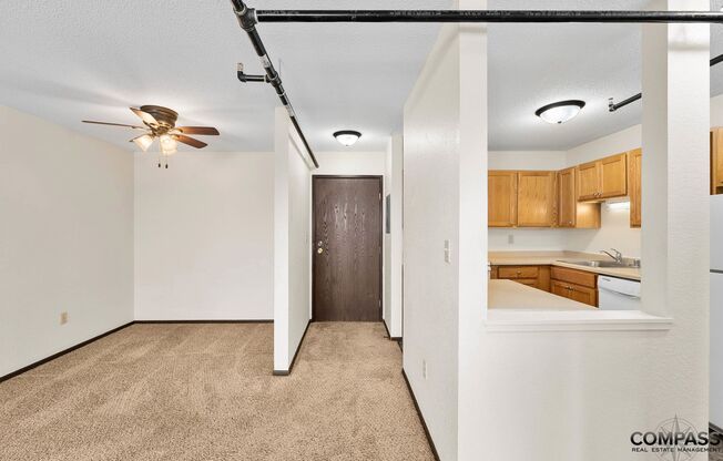 1 bed, 1 bath, 709 sqft, $1,045, Unit 2215-325
