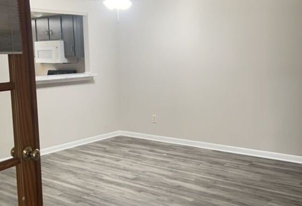 2 Bedroom, 2 bathroom condo For Rent in Town N Country!