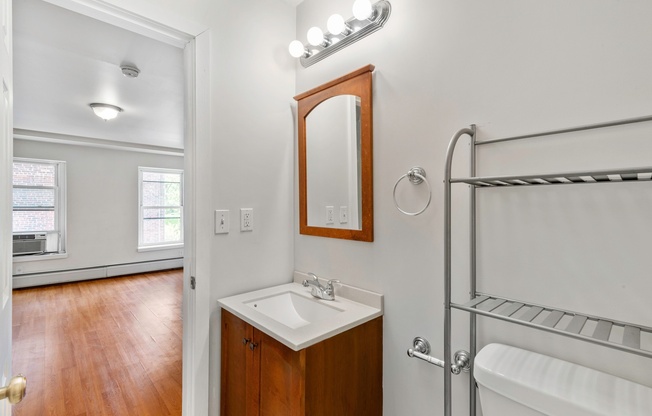 797 LEXINGTON AVE