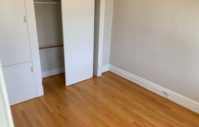 Studio, 1 bath, 450 sqft, $1,195, Unit 306