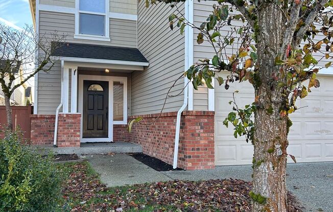 3 beds, 2.5 baths, $2,995