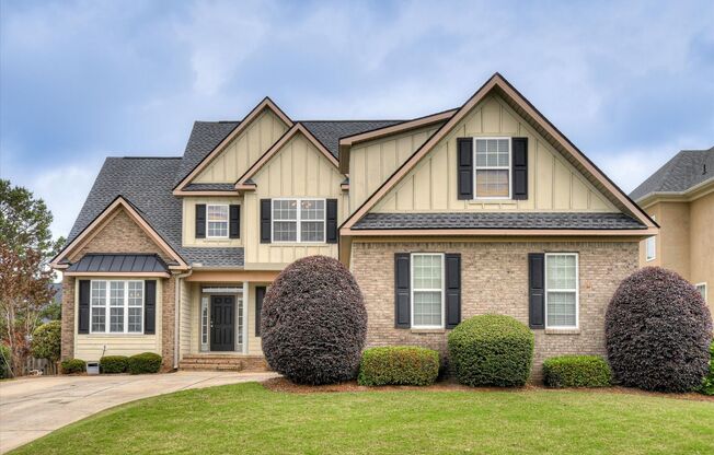 5 Bed/3 Bath home with Primary Bedroom & additional bedroom on the Main Floor