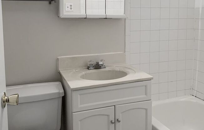 2 beds, 1 bath, 810 sqft, $3,000, Unit 1208WR-3