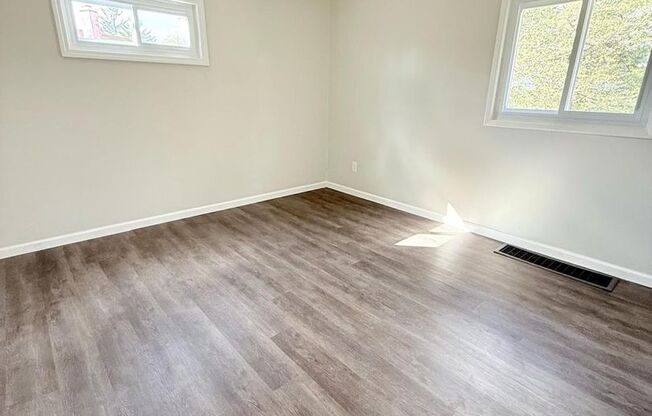 Great 4BR, 1 1/2BA Single Family Home in Penn Hills