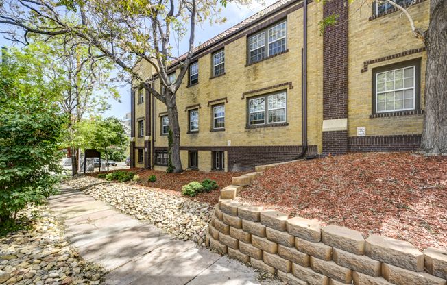 Studio, 1 bath, $1,175