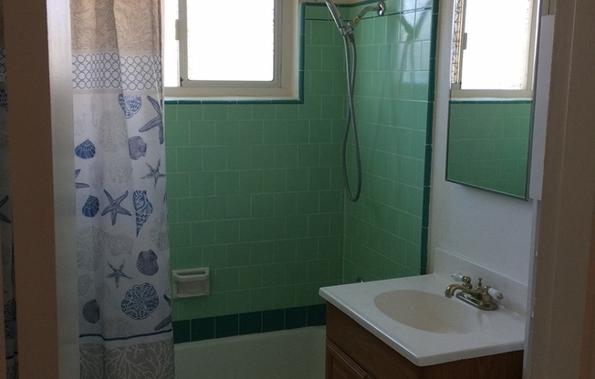 2 beds, 1 bath, $1,725