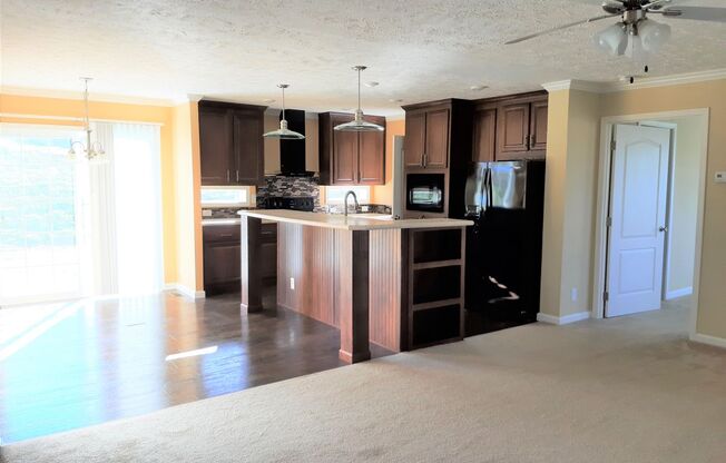 SUBLEASE through May 2026 3 Bedroom 2 Bath-Beautiful Views