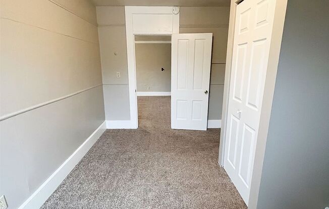 2 beds, 1 bath, 650 sqft, $949, Unit Unit 3