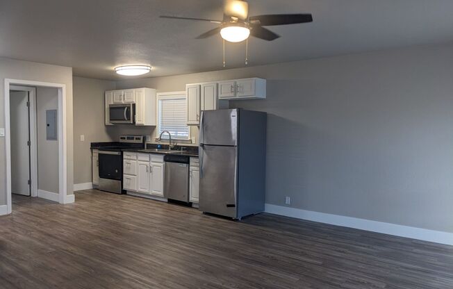 2 beds, 1 bath, $2,300