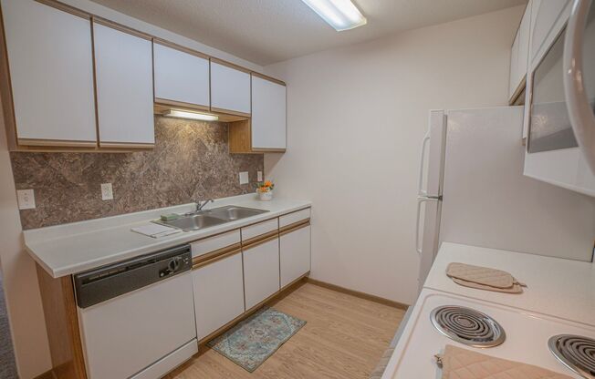 2 beds, 1 bath, 830 sqft, $855, Unit 1710-303