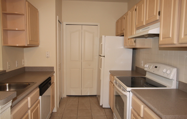 RIVERVIEW: Allegro Palms - 1 bed/1 bath condo, 3rd Floor