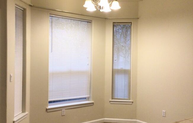 3 Bedroom Home in Sherwood Neighborhood