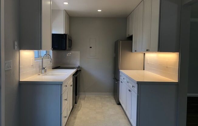 2 beds, 1.5 baths, 1,000 sqft, $3,595, Unit 57