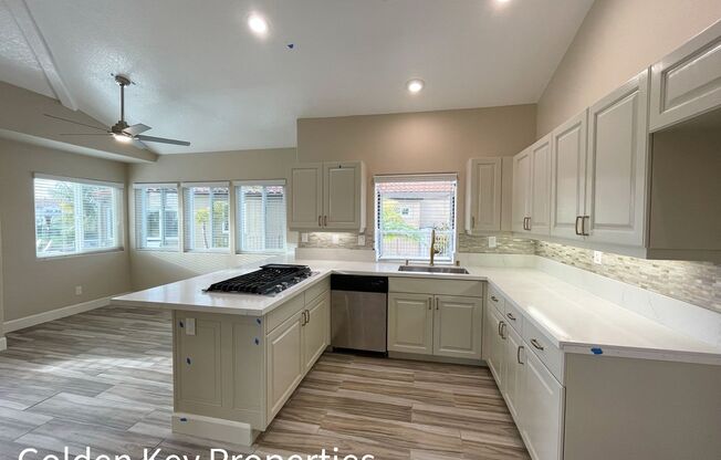 Beautifully remodeled home in coastal Carlsbad! 5 mins from the beach!