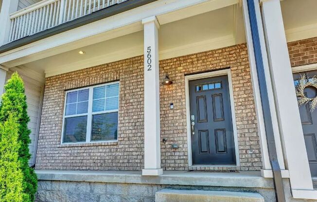 3BR/3.5BA, Three story Townhome in the Nations Neighborhood, Convenient to Interstate and Downtown, 2 Car Garage