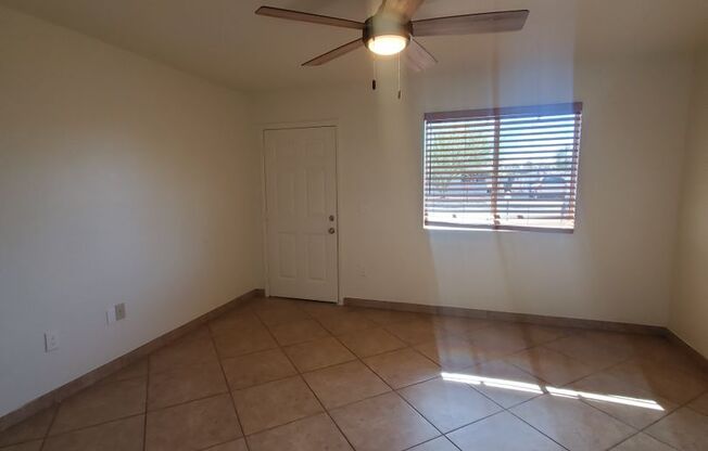 4 bedroom, 1.5 bath - North Phoenix - Big bkyd - 29th Street & Greenway