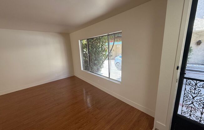 725-731 W. Duarte