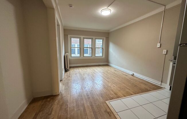 1 bed, 1 bath, $1,095, Unit 62