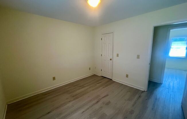 2 beds, 1 bath, 830 sqft, $1,195, Unit 652