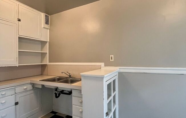 Studio, 1 bath, $1,295, Unit 11