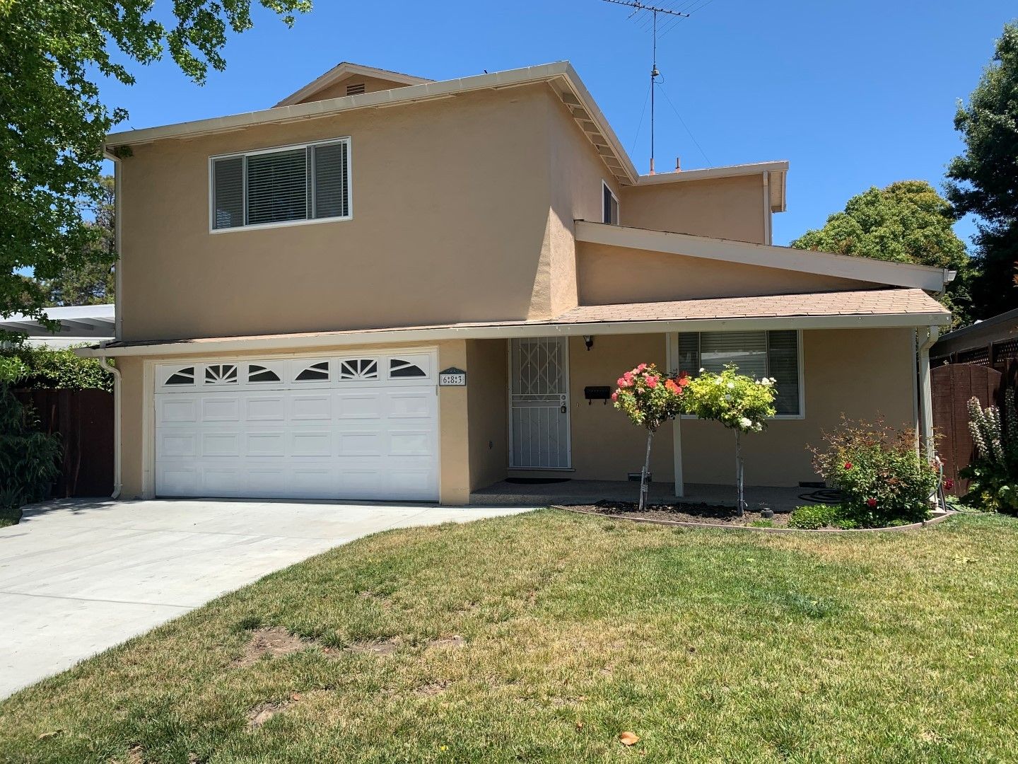 Spacious 4 Bedroom 2 Bath Santa Clara Home w/Covered Patio and Yard