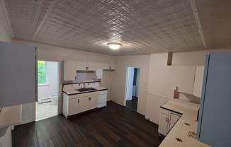 3 beds, 1 bath, 1,000 sqft, $1,800, Unit 2nd Floor