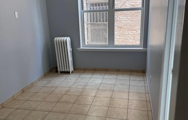 922 NEW LOTS AVE