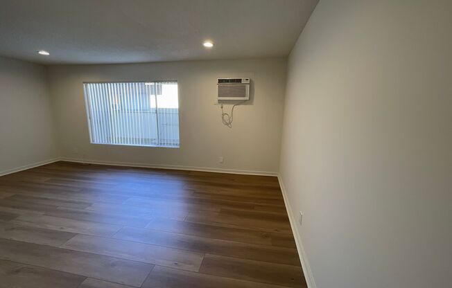 2 beds, 1 bath, $2,385, Unit Unit 204